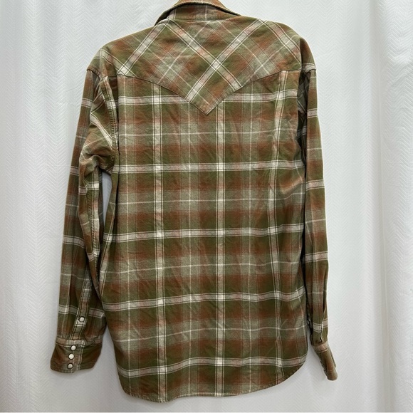 Stetson Men’s green and tan plaid pearl snap button shirt - Picture 6 of 8